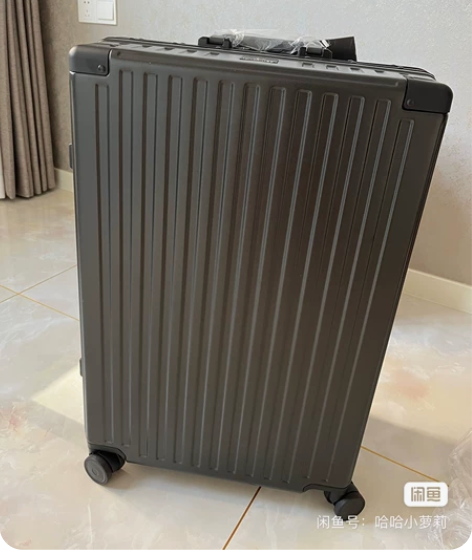 喜庆颜色大红色行李箱  高端大气上档次  ...