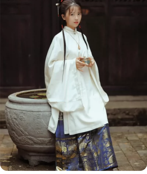 兰若庭汉服太平有象 米白上衣+蓝色织金马面...