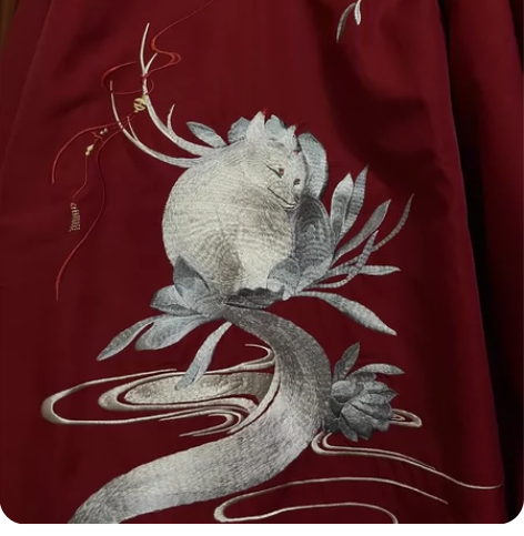 兰若庭乘黄衣服是S码的 裙子是太平有象m码...