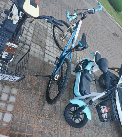 17寸，美利达公爵600，油刹三拓气叉。有...