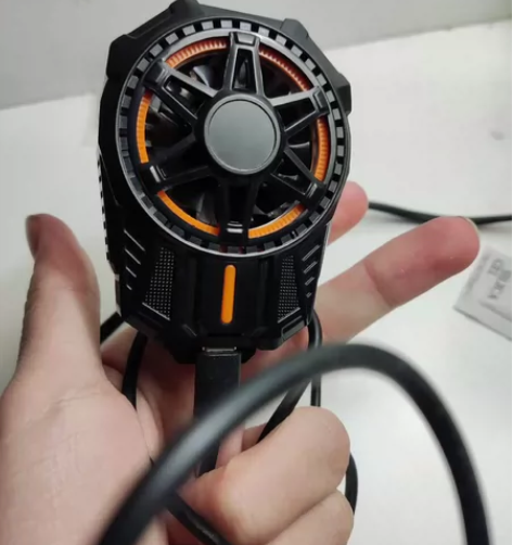 手机散热器，瑕疵在p3，不影响，送配套插线...