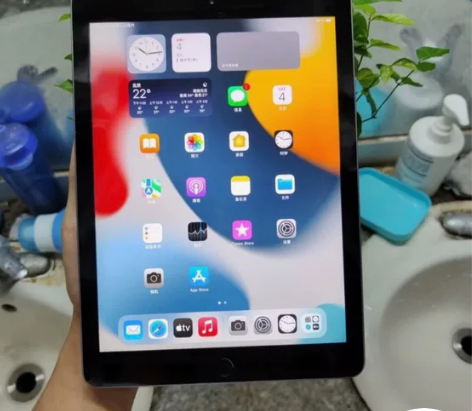 出ipad2017wifi版 128g ，...