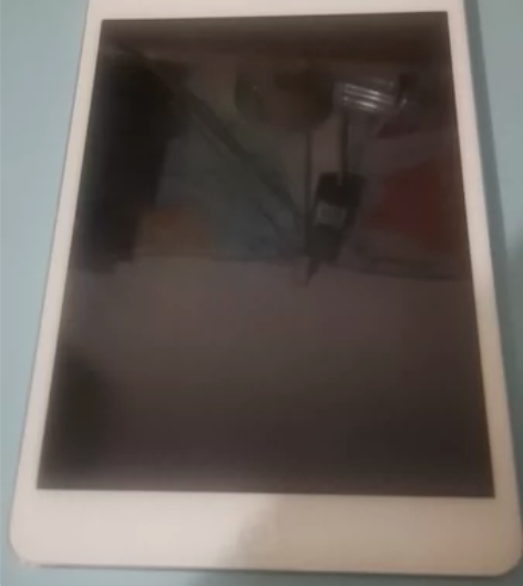 IPad迷你初代，16G，边框有变形，屏幕...