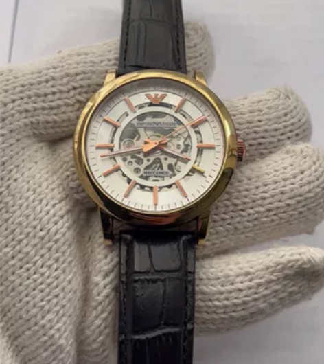 阿玛尼全自动机械男表 表径44mm，后配的...