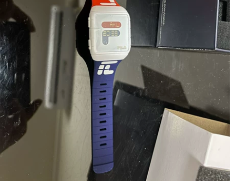 斐乐手表  全新未使用  正品 感兴趣的话...