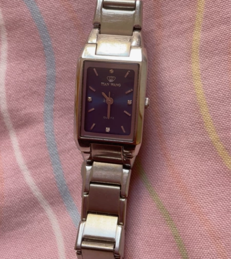 天王手表，表带上有划横，购于商场专柜，发票...