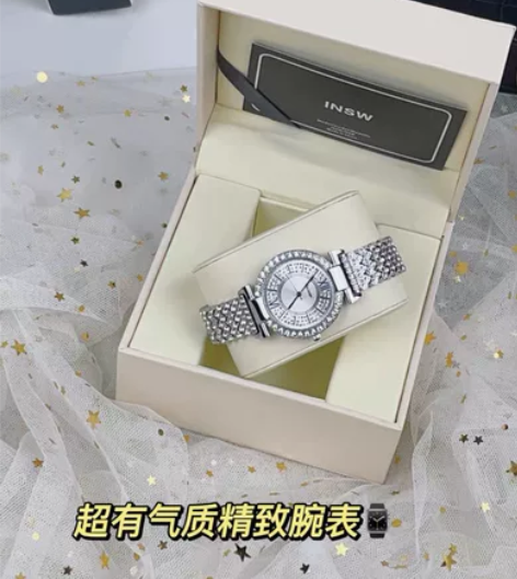 还没拆封，一个做手表生意的亲戚转行了，留了...