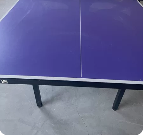 兵乓球桌一套 可以折叠起。     个人闲...