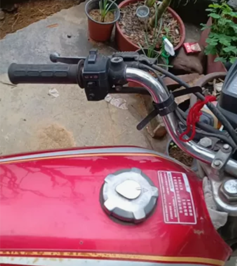 一健起动飞y摩托车，768元 感兴趣的话点...