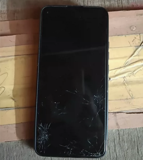 华为nova7，摔了一跤屏幕摔坏了，可能也...