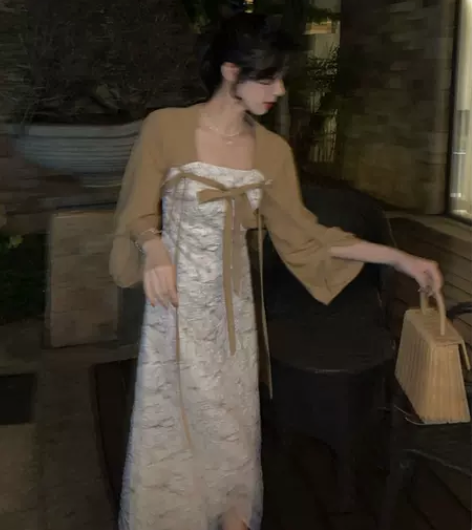 温柔风奶甜裙仙女法式设计感小众碎花连衣裙春...