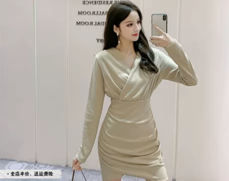法式复古连衣裙女2021年秋季新款长袖V领...
