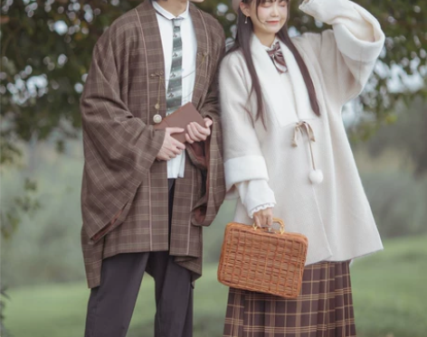 远山乔恰同学少年明制汉服冬袄合领半袖加绒披...