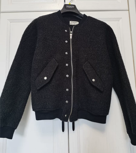 男士春秋短款尼毛料上衣，腰围约110厘米，...