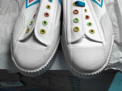 回力2B库存断码低价处理，只有白色哈，鞋后...