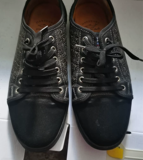 箭鱼鲨男鞋，40码，板鞋，几乎全新，新旧程...