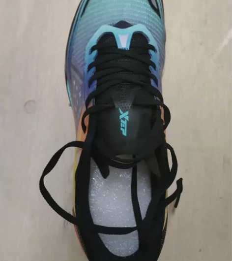 几乎全新，跑了20公里，鞋太多了故出，有原...