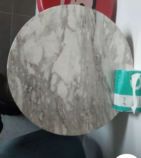 桌子沙发便宜处理了，因为要搬家了，没有地方...