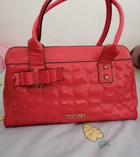 特价处理啄木鸟女包，手提斜挎包，大容量斜挎...