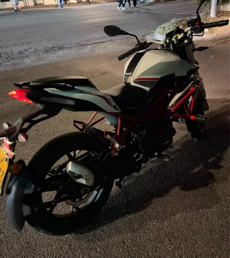 19年贝纳利红宝龙150 感兴趣的话点“我...