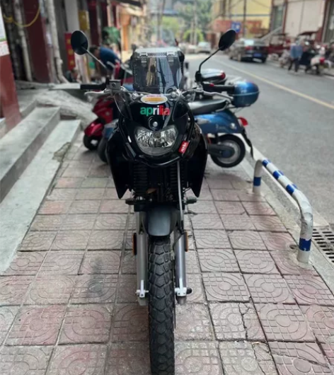 19年阿普利亚adv150、秒价7888 ...