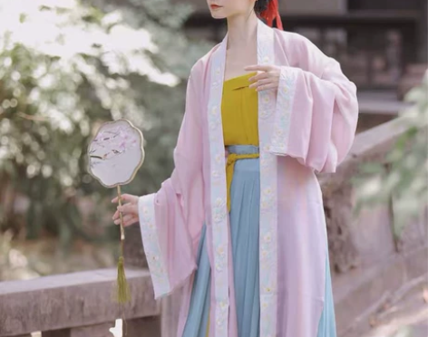 五月生家的三件套 当年一时兴起买的 仅洗了...