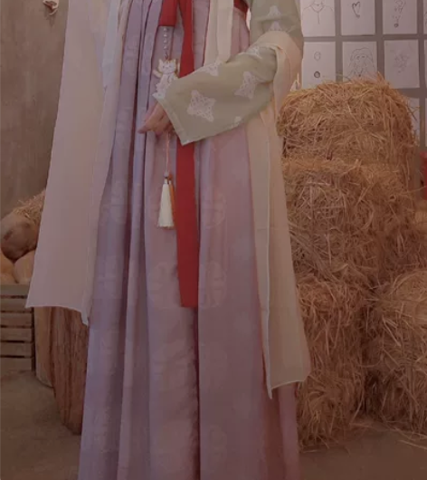 s码 三件套 上衣 下裙  披帛 感兴趣的...