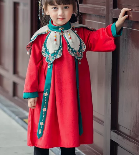 全新 伊娃布依精美刺绣云肩加绒汉服拜年服连...