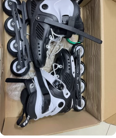 出轮滑鞋 九成新 就穿过5-6次，35-3...