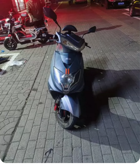 个人雅迪电动车出售，没有电池，空车架出售，...