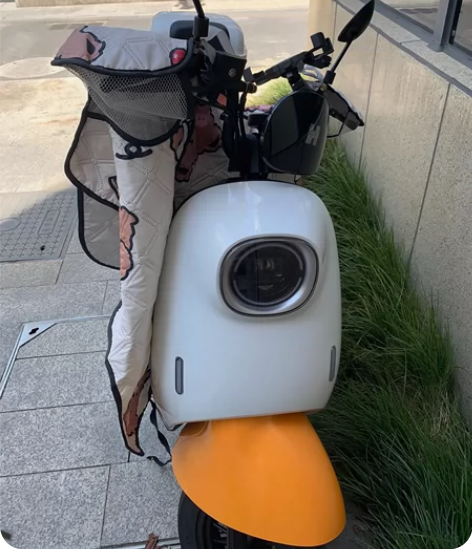 由于后期搬家无法带走,几乎全新就是沾点灰尘...