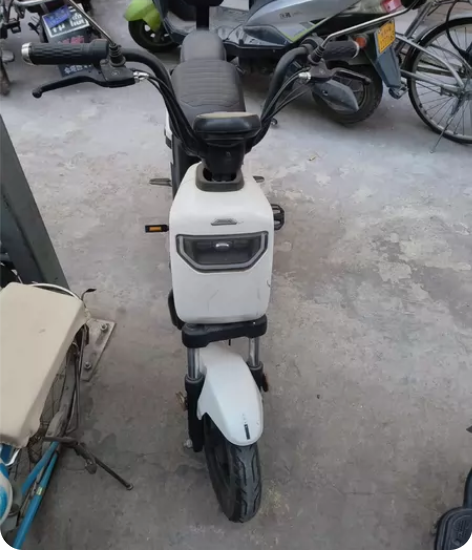 爱玛AM1蓝牌,48V12A锂电池,电池可...