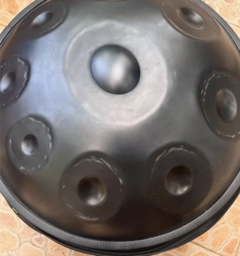 手碟鼓handpan 声音很正，玩起来不扰...