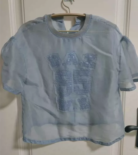 商场购入,地素,罩衫,便宜出,可小刀。60...