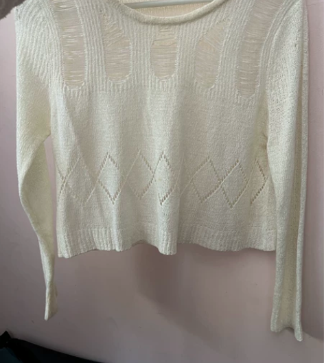 镂空罩衫 感兴趣的话点“我想要”和我私聊吧...