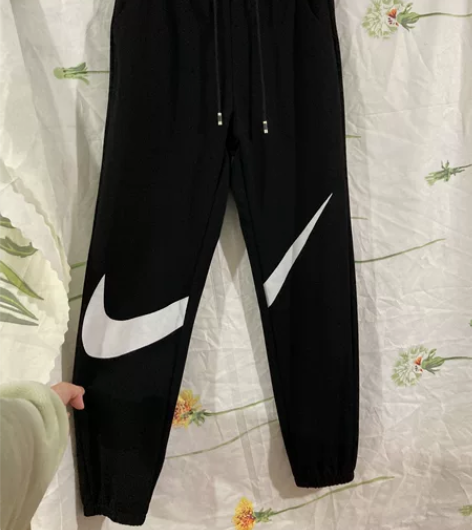 全新仅下水，黑色运动裤休闲卫裤小个子女春款...