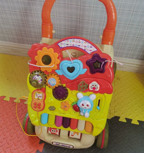 纽奇品牌学步车,自己家宝宝用的,功能完好,...