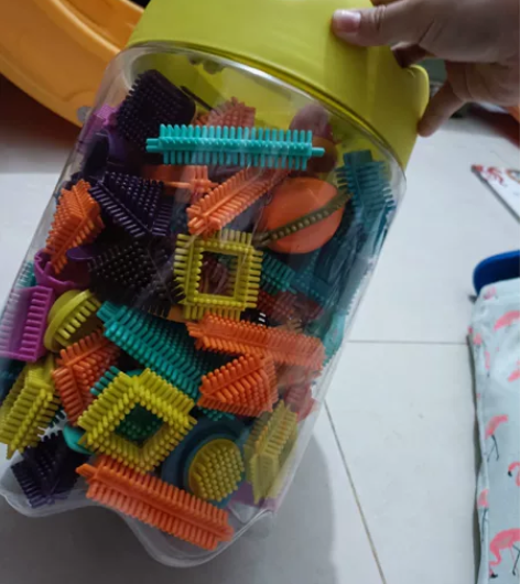 全新正品~香港品牌纽奇 鬃毛积木150粒桶...