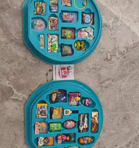 zuru五倍惊喜球收集册。满册。含里面东西...