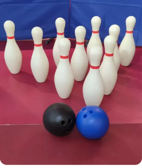 天猫购买的保龄球玩具,塑料材质。买来给娃玩...