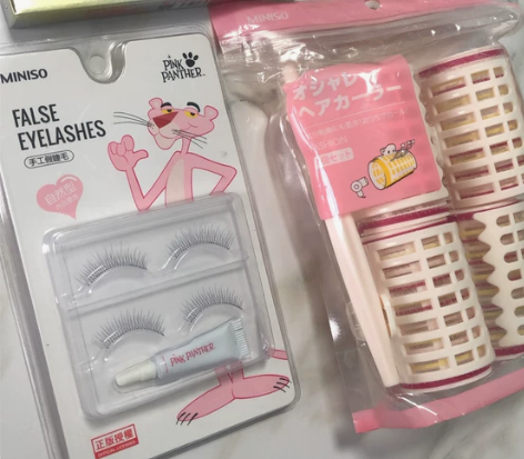 品牌型号 ：名创优品 闲置全新：修眉刀假睫...