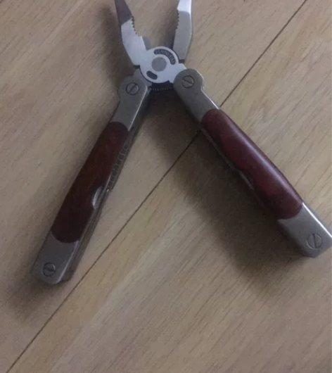 木柄工具钳一把 感兴趣的话点“我想要”和我...