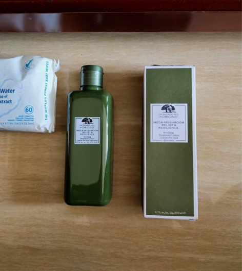 爽肤水200ml/瓶，实物拍摄保真，外包装...
