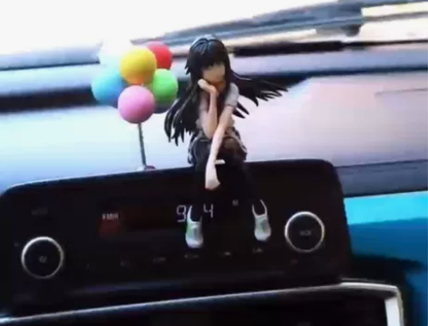 雪乃路飞创意汽车摆件卡通动漫手办车载中控台...