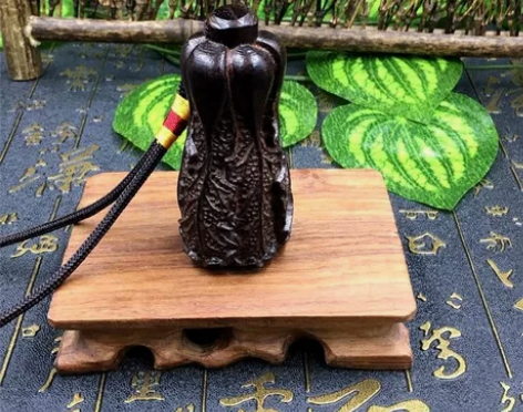 特价越南天然沉香木雕工艺品白菜百财手把件摆...