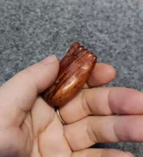 海南黄花梨脚板知足常乐 长4公分宽2.2公...