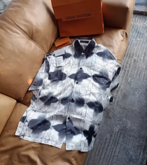 蚕丝悠闲睡衣式衬衫  本款衬衫讲述 202...