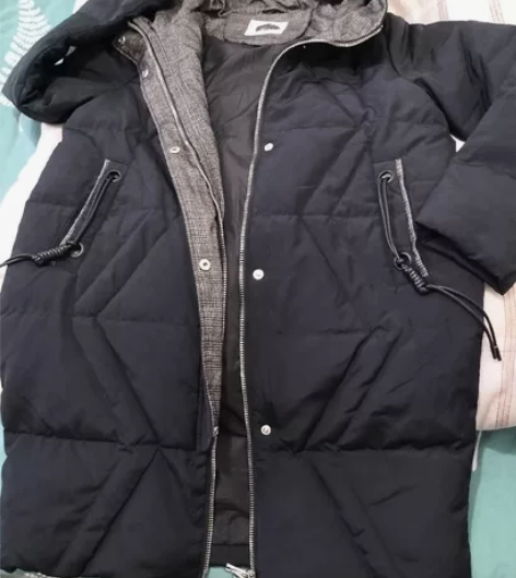 Y系列专柜品牌羽绒服，品牌剪标 90白鸭绒...