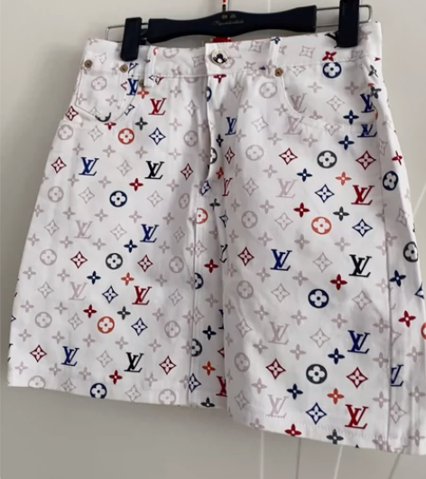 一步裙,纯棉薄款牛仔裙 感兴趣的话点“我想...