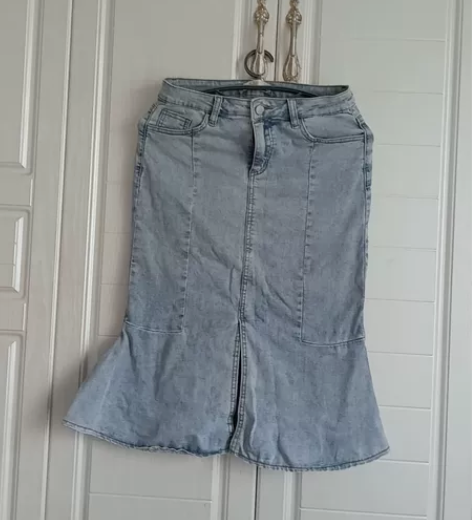 爱客鱼尾裙超级柔软温柔很少穿。实体店购入已...